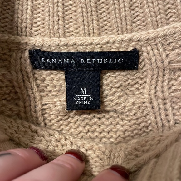 Vintage Banana Republic Tan Cable Knit Sweater with Button Collar - Picture 5 of 7